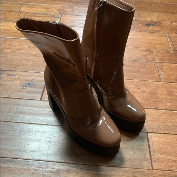 Gianni Bini Gb Levi Tate Patent Platform Mid Boots 8.5 - Picture 9 of 9